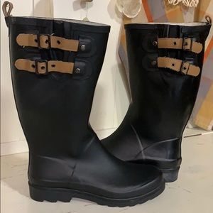 Black Mid Calf Rain Boot